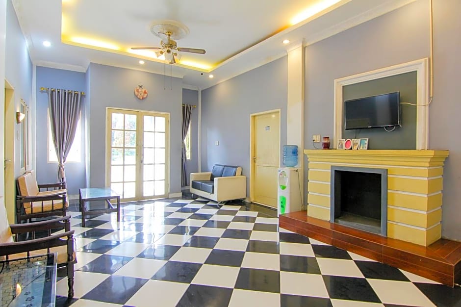 Trans Bandara Residence by ZUZU