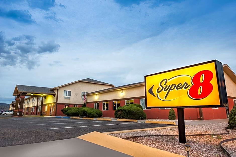 Super 8 by Wyndham Grants