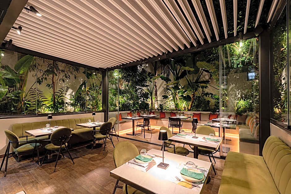 Ivis 4 Boutique Hotel