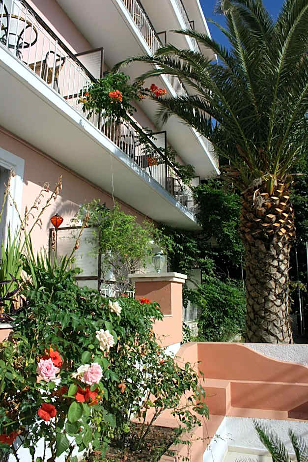 Aegli Hotel