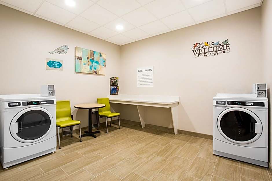 Holiday Inn Express & Suites Rapid City - Rushmore South By IHG