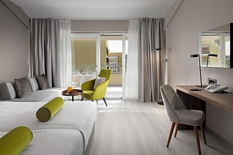 Premium Room with Balcony - Poolside