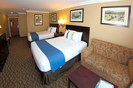 Standard Queen Room with Two Queen Beds - Non-Smoking