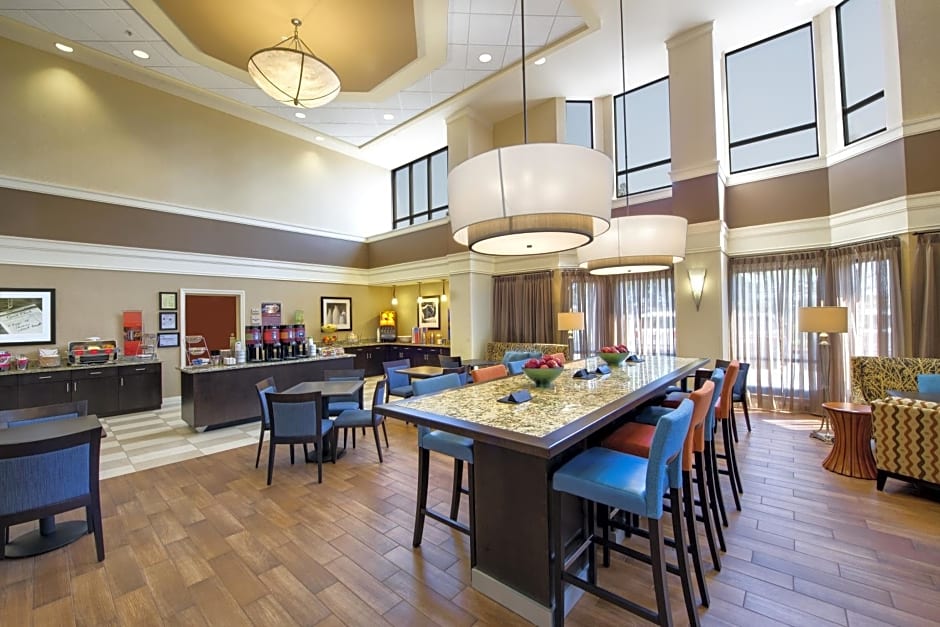 Hampton Inn & Suites-Atlanta Airport North-I-85