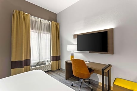 Queen Suite with Two Queen Beds and Sofa Bed