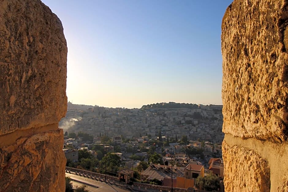 Private Hostel - Best location