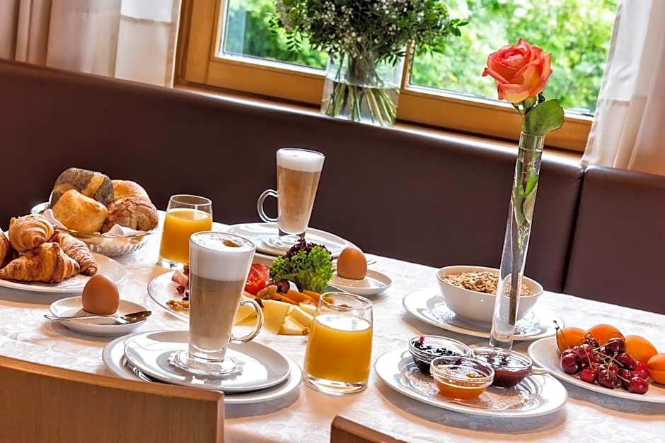 Hotel Post - OlangCard included