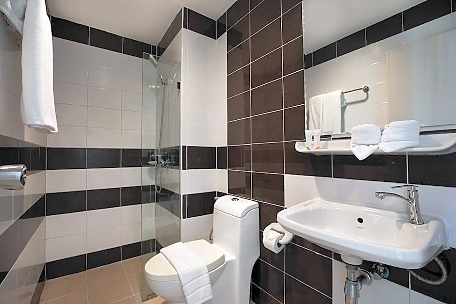 iCheck inn Chill Patong