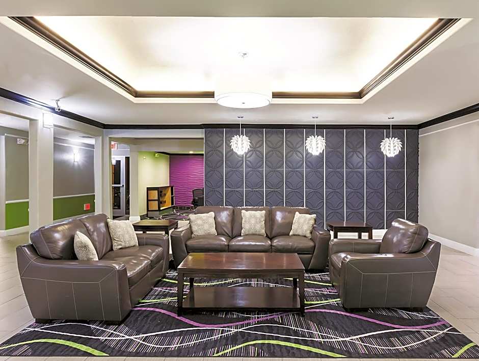Palacio Royale Inn Signature Katy