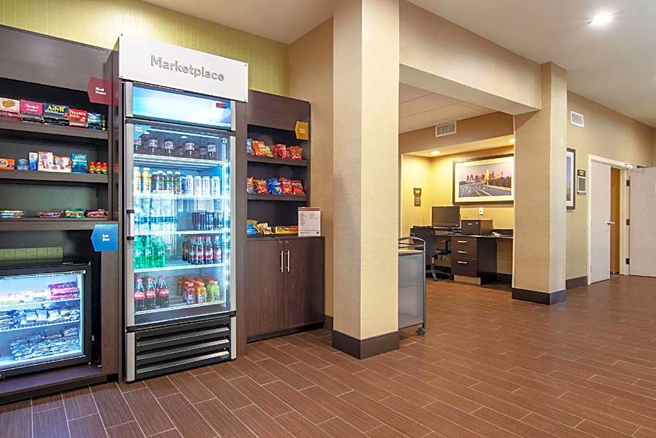 Comfort Suites NW Dallas Near Love Field