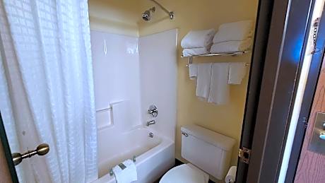 Suite with 1 King Bedwith Balcony and Whirlpool Tub - No Smoking