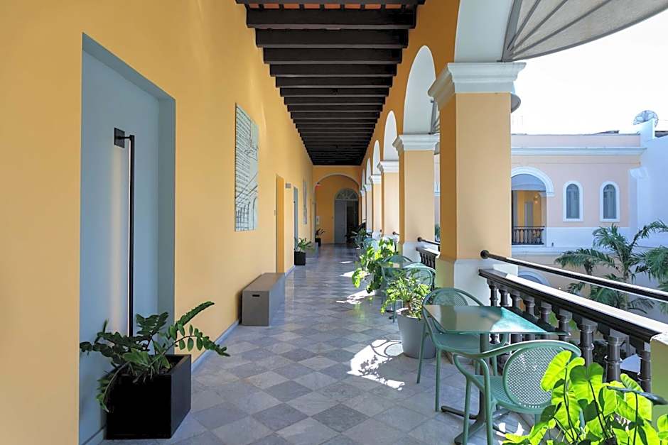 Palacio Provincial San Juan, Curio Collection by Hilton