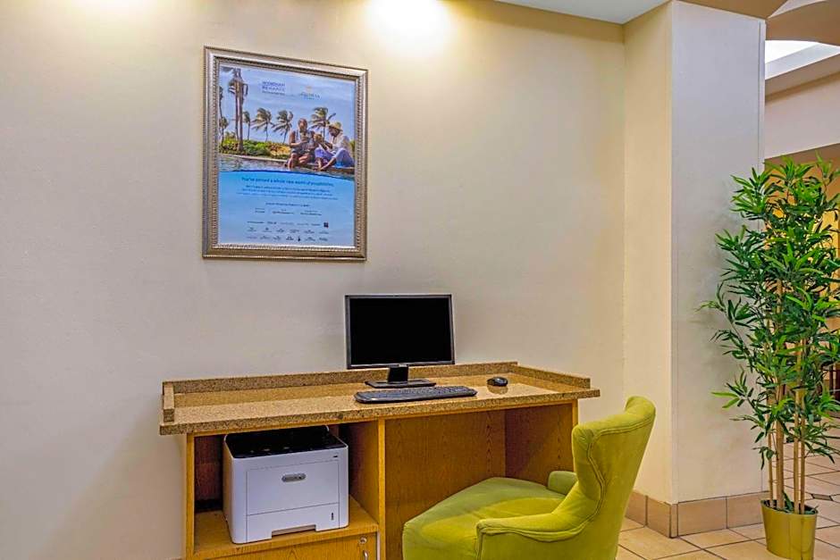 La Quinta Inn & Suites by Wyndham New Haven