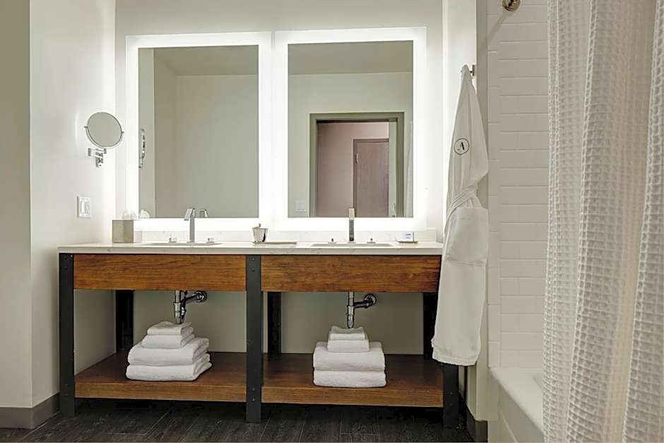 Archer Hotel Seattle/Redmond