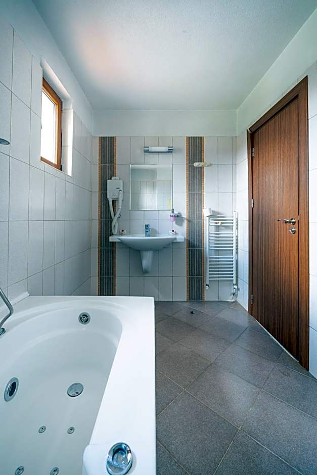 Kap House Family Hotel