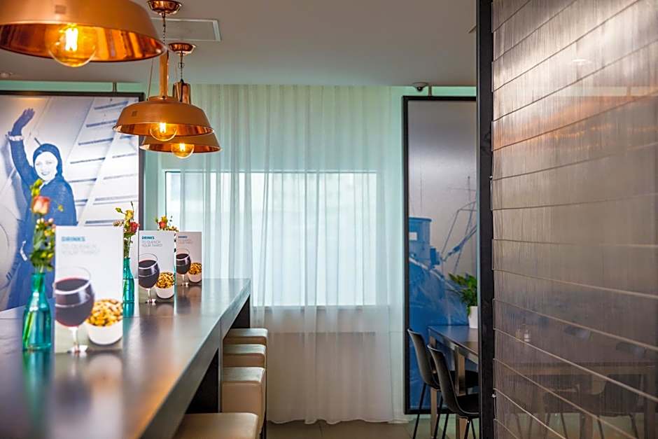 Holiday Inn Express Rotterdam - Central Station By IHG