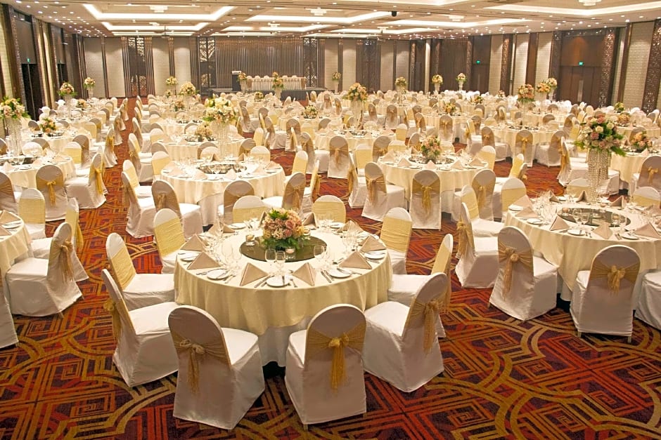 Radisson Blu Dhaka Water Garden