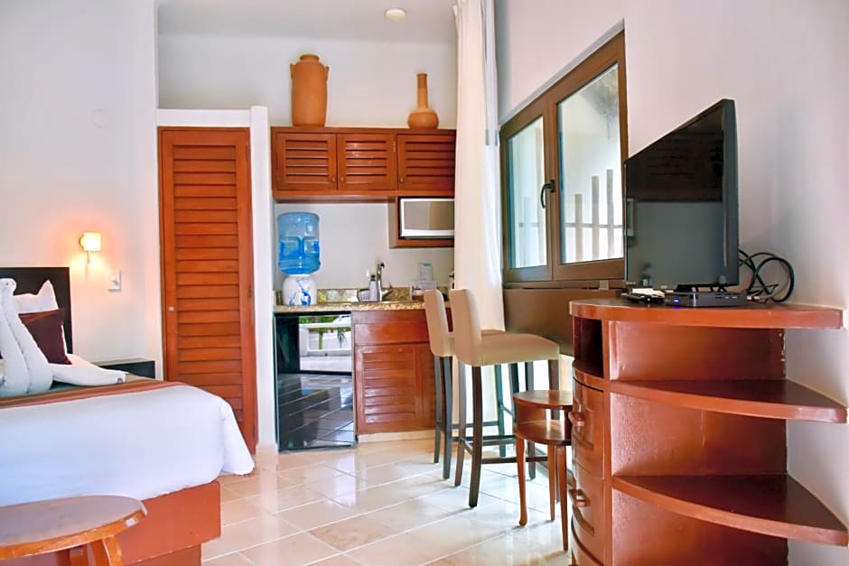Playa Palms Beach Hotel