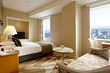 Stylish Queen Room - Non-Smoking