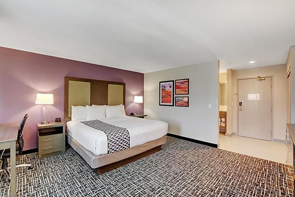 La Quinta Inn & Suites by Wyndham Las Vegas Nellis