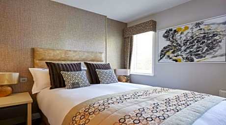 1 King 1 Single Non-Smoking Family Room Standard Room Sofabed