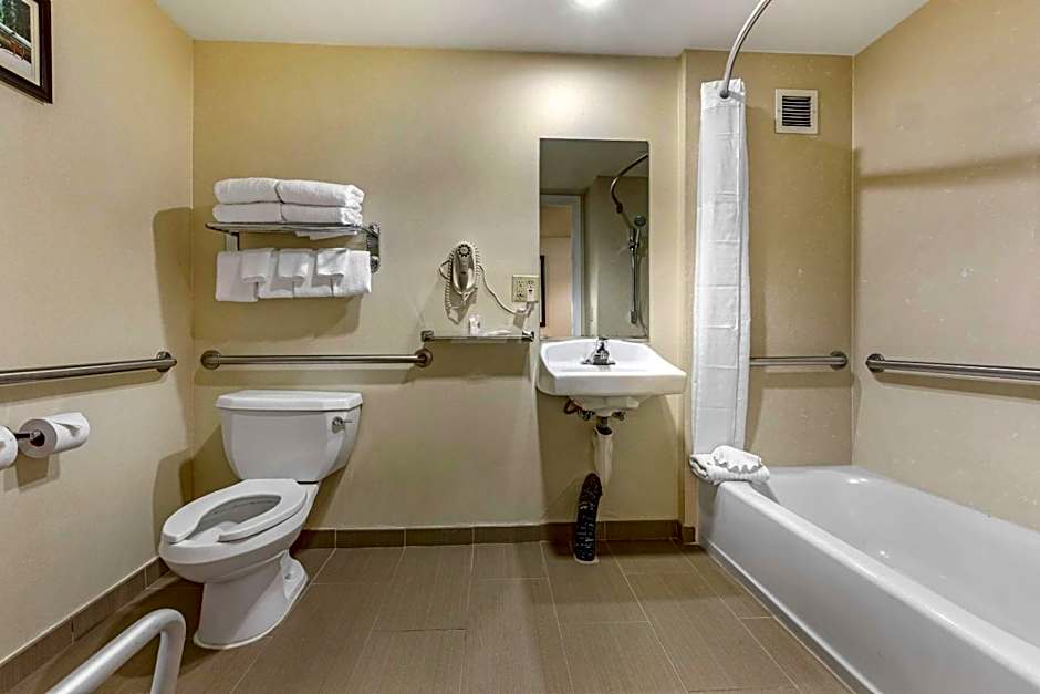 Comfort Suites Visalia
