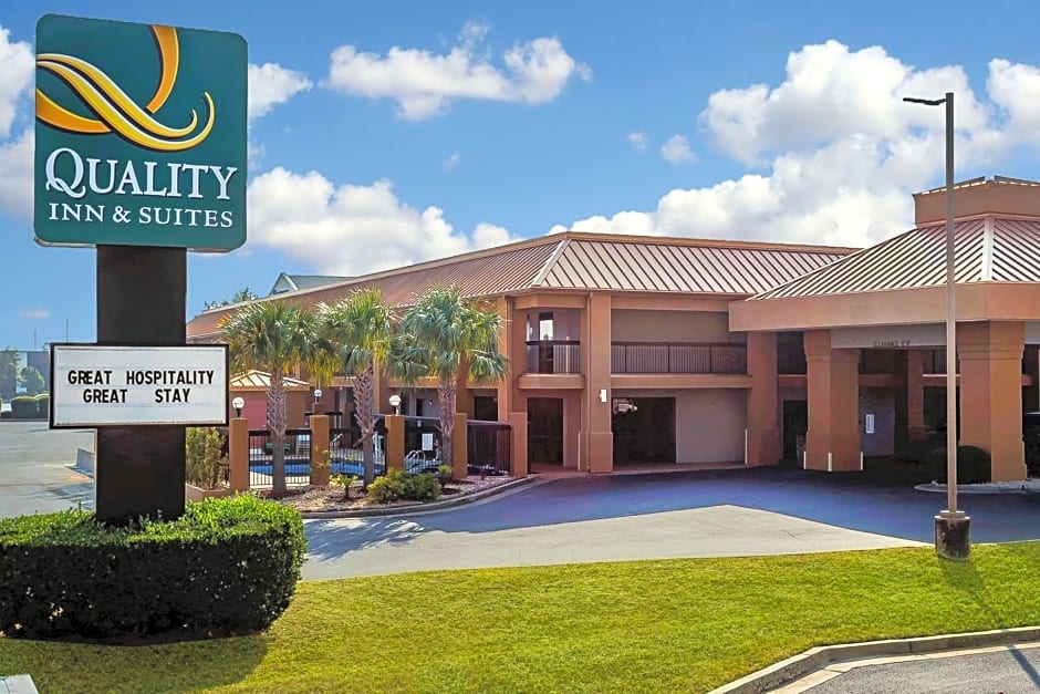 Quality Inn & Suites near Robins Air Force Base