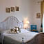 PALMASERA CHARMING - Rooms & Suites