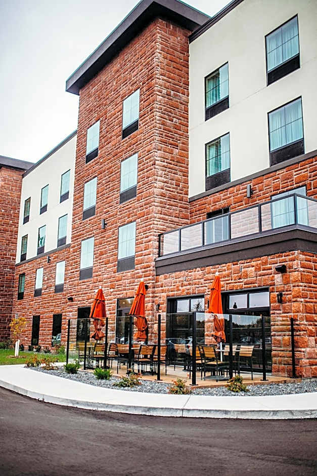 Cobblestone Hotel & Suites International Falls