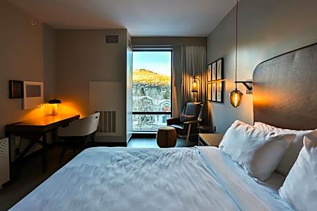 King Room with Mountain View