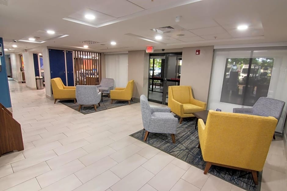 Holiday Inn Express and Suites Fort Lauderdale Airport West By IHG