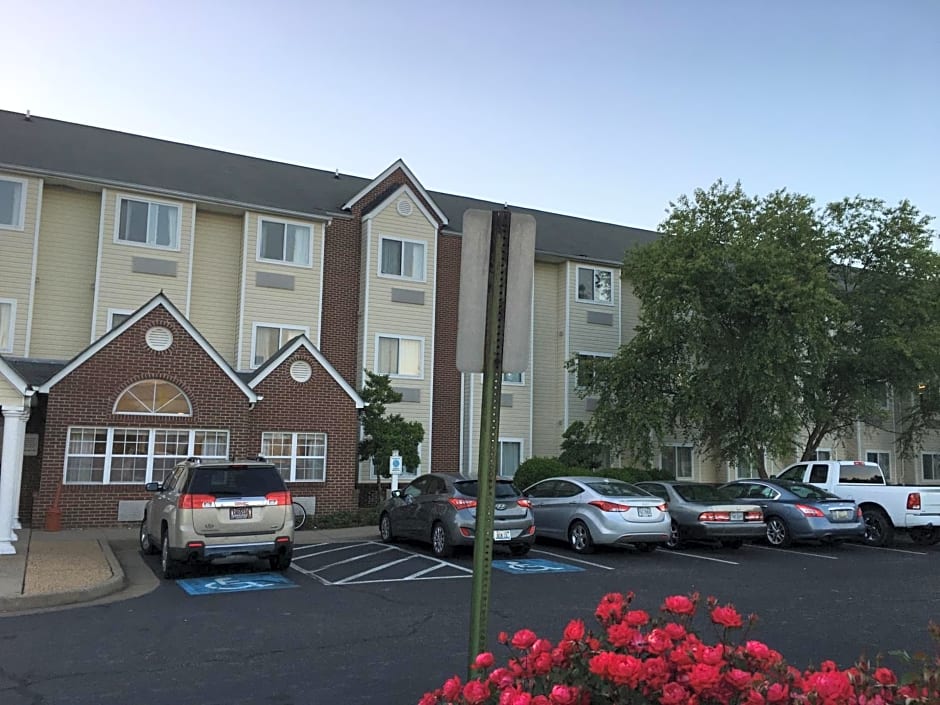 Microtel Inn & Suites By Wyndham Richmond Airport