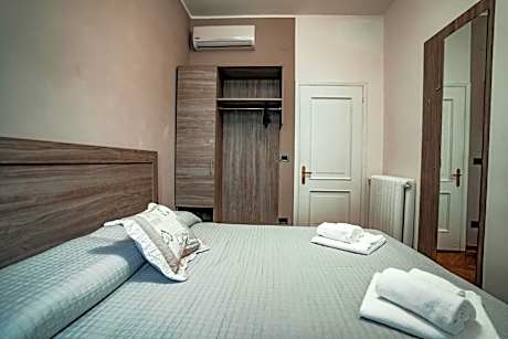 Double or Twin Room with Private External Bathroom