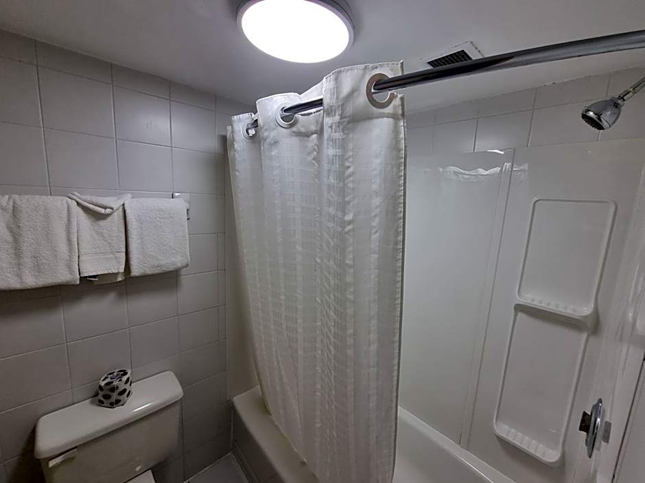 Travelodge by Wyndham Trois-Rivieres