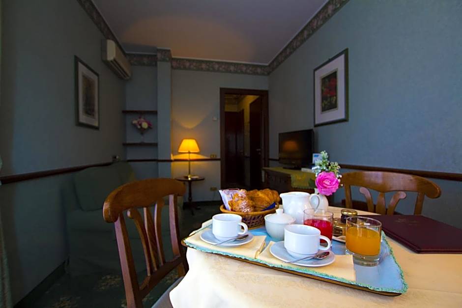 Hotel De La Ville