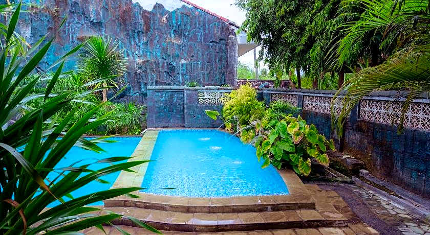 Hotel Mahkota Plengkung