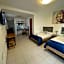 Suites Brisa Marina - atrás de Playa Regatas y el Malecón, 6 calles del Acuario