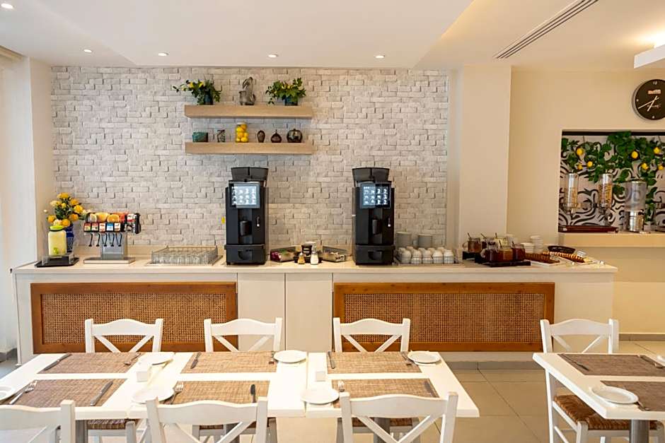 Gaia Sun N Blue Hotel