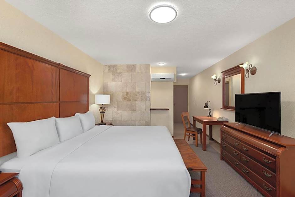 Howard Johnson by Wyndham Toluca