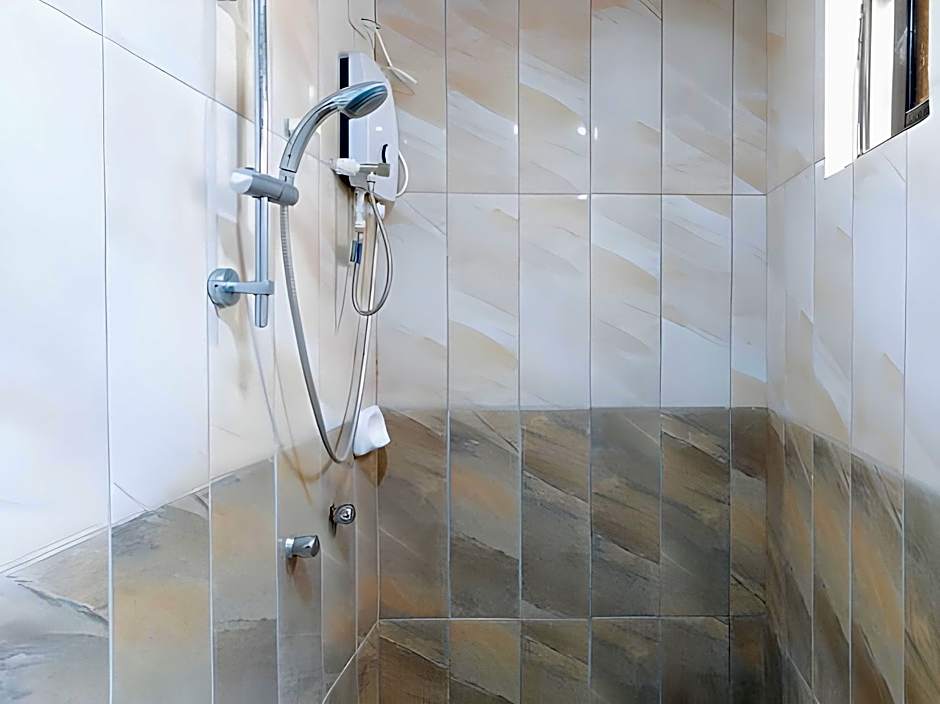 RedDoorz @ Isabelita Hotel Tugegarao