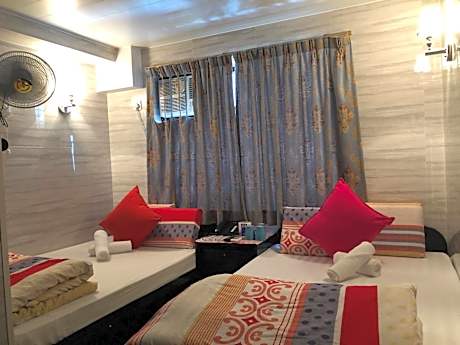 Deluxe Family Room