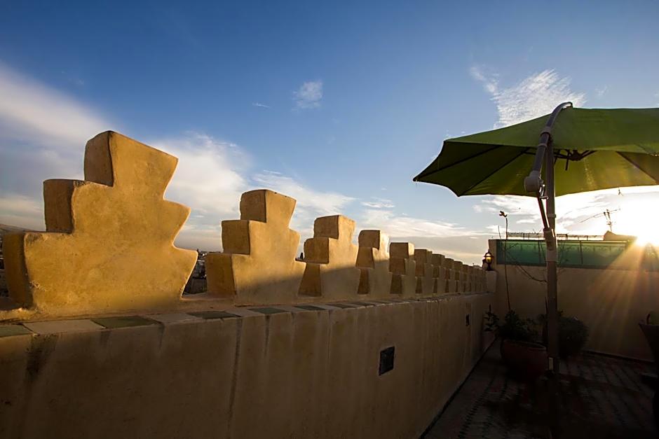 Riad Les Remparts De Fès
