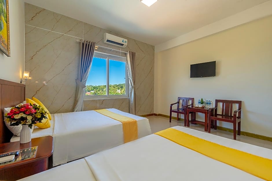 Photo 1 of 7 of Deluxe 2 Beds, Ocean View