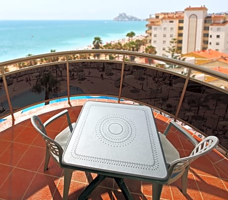 2 ADULTS + 1 CHILD SIDE SEA VIEW