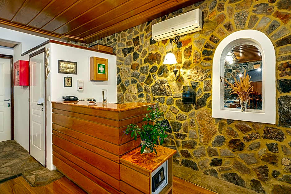 Hotel PARALIAKO Kyparissi