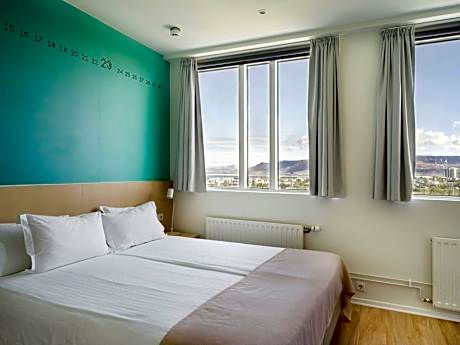 Double or Twin Room with Mountain View