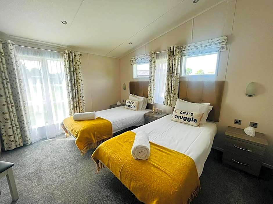 Waterside Retreat With Hot Tub