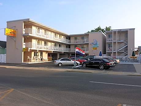 Bay Breeze Motel
