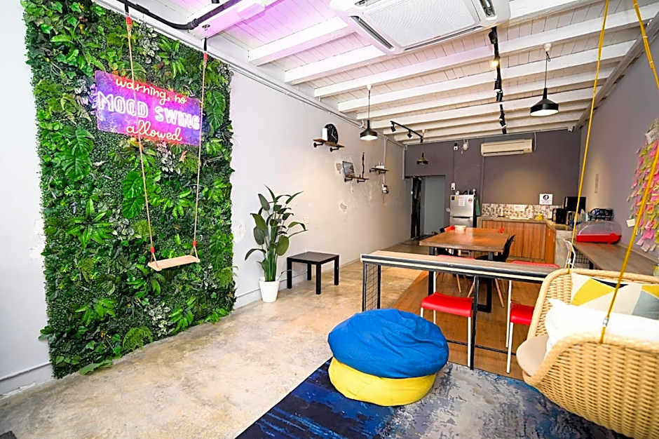 Swing & Pillows @ Beach Street