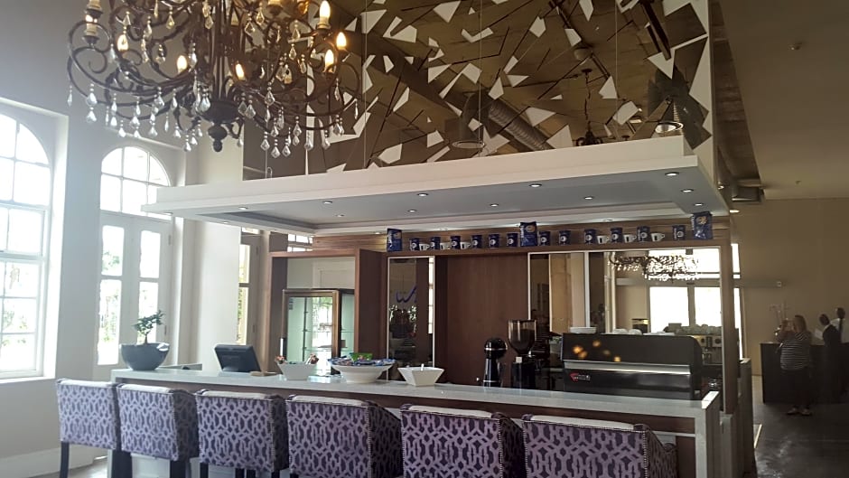 Waterfront Hotel by MISTY BLUE HOTELS